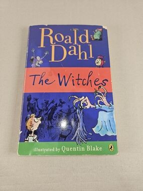 Roald Dahl The Witches Paperback - Blue & Red Cover